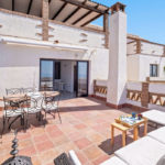 Apartamentos de 4 dormitorios en venta en Calahonda – R5116582