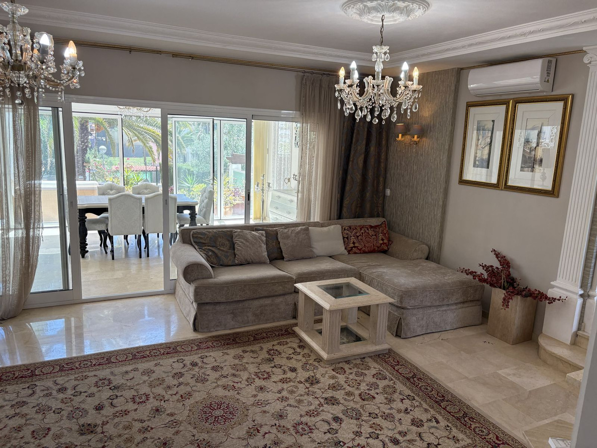 Adosados de 3 dormitorios en venta en Riviera del Sol – R5043595