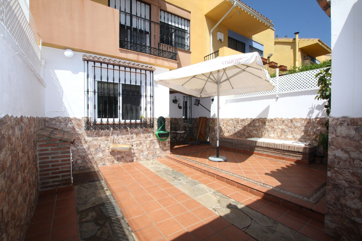 3 bedroom Townhouses for sale in Marbella – R5115250