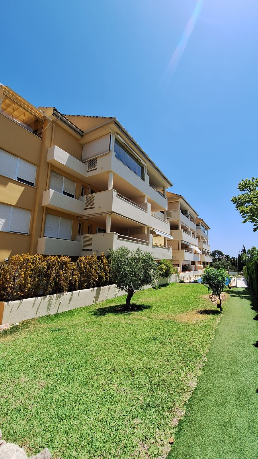 3 bedroom Apartments for sale in Elviria – R5111278