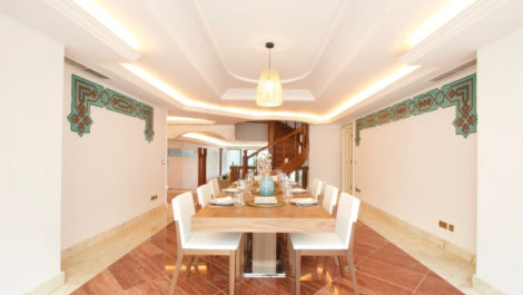 9 bedroom Villas for sale in Milla de Oro – R5065927