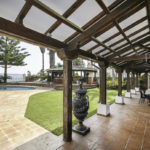 9 bedroom Villas for sale in Milla de Oro – R5065927