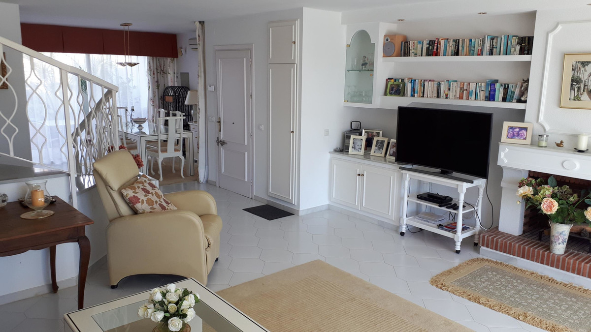 Pareados de 3 dormitorios en venta en Miraflores – R4854655