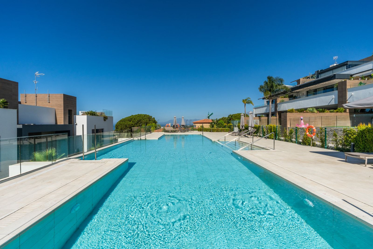 Apartamentos de 4 dormitorios en venta en Marbella – R5121868