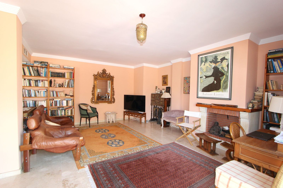 2 bedroom Penthouses for sale in Elviria – R5115484