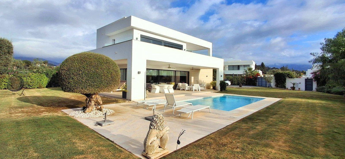 Villas de 3 dormitorios en venta en Mijas – R4894174
