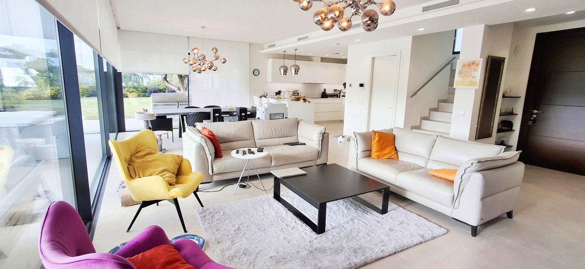 Villas de 3 dormitorios en venta en Mijas – R4894174