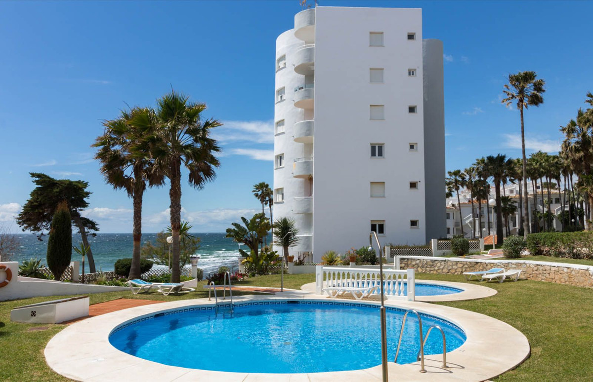 Apartamentos de 1 dormitorio en venta en Calahonda – R4888636