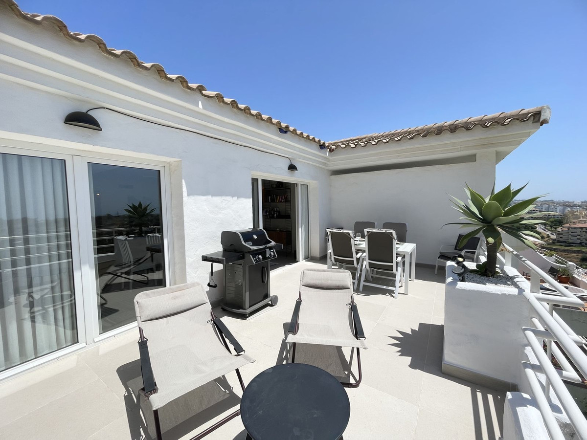 Apartamentos de 3 dormitorios en venta en Nueva Milla de Oro – R5106865