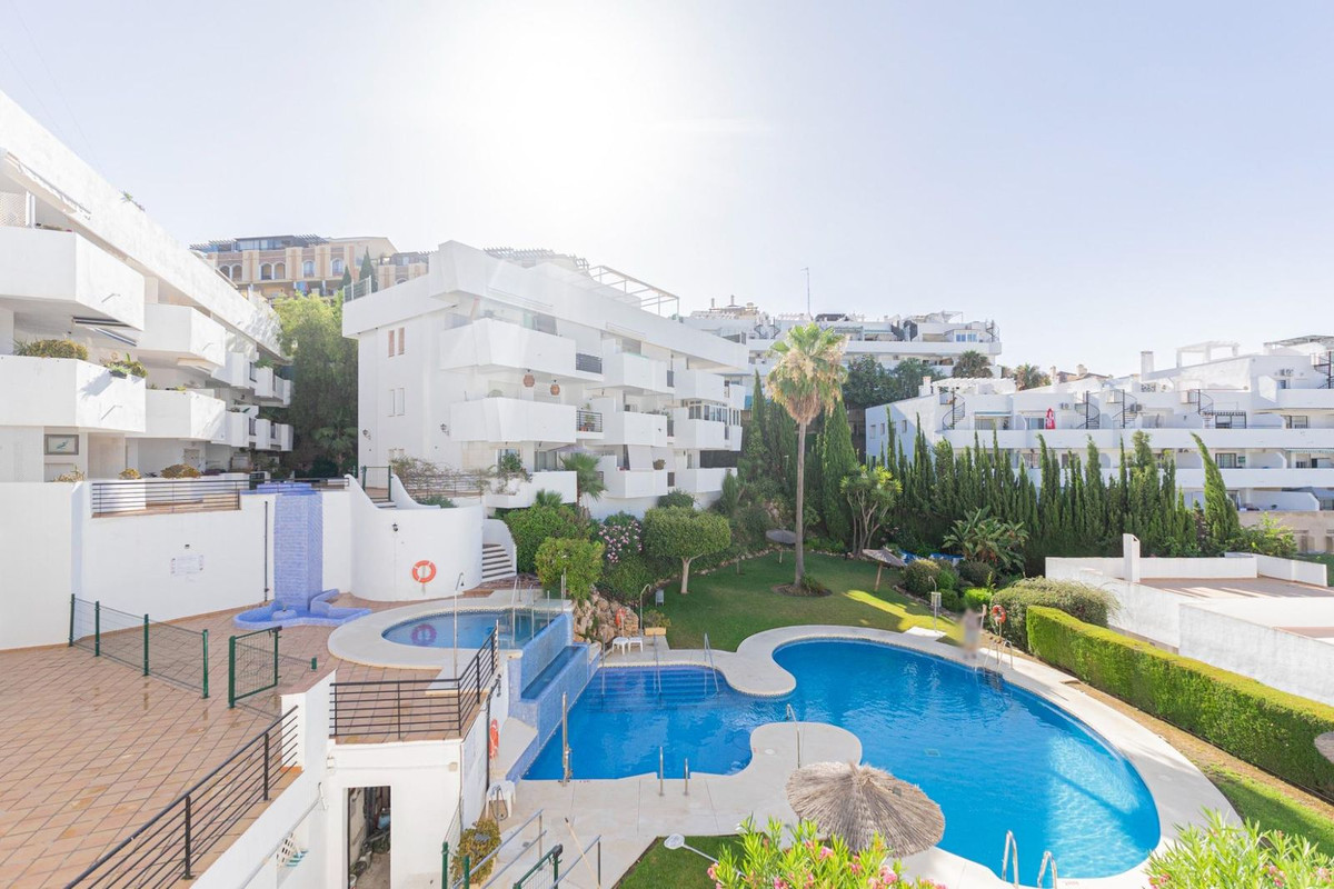 3 bedroom Apartments for sale in Riviera del Sol – R5116246