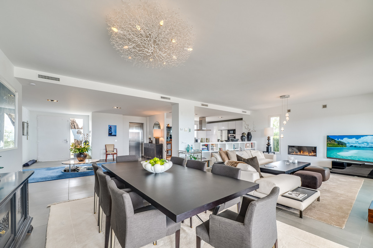 Villas de 5 dormitorios en venta en La Mairena – R4991533
