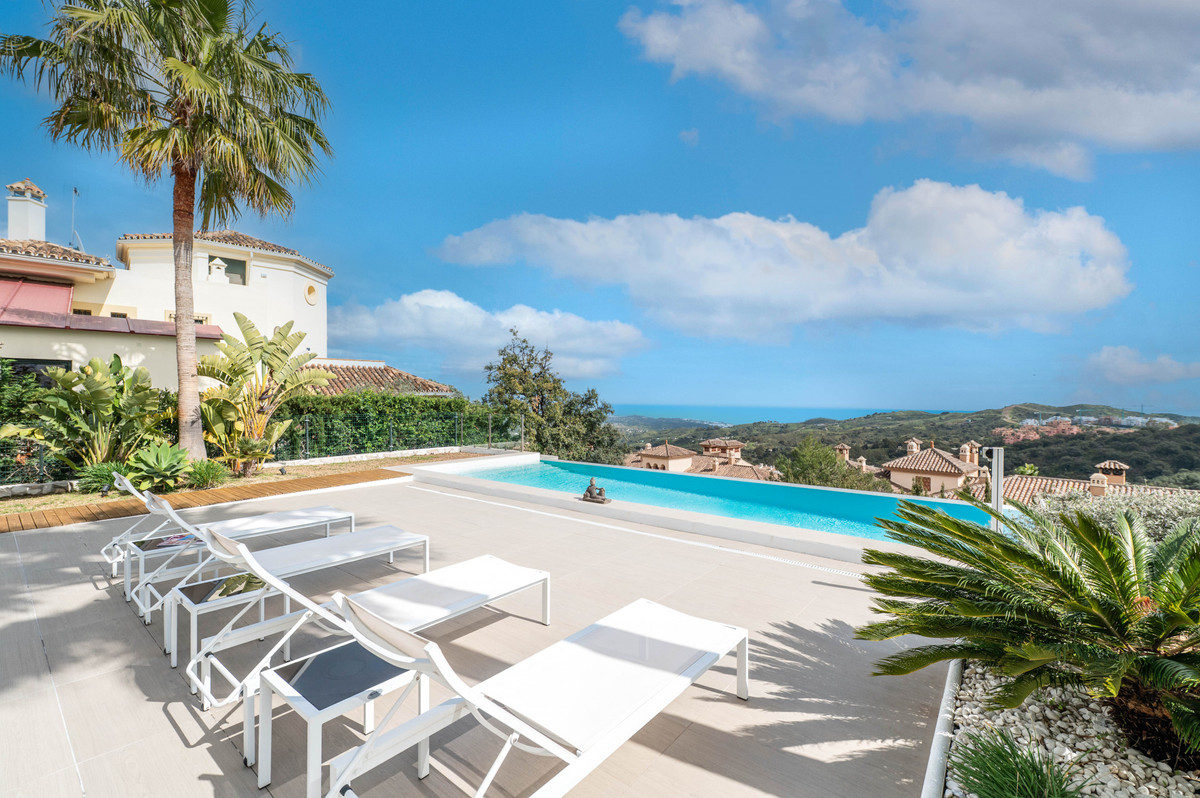Villas de 5 dormitorios en venta en La Mairena – R4991533