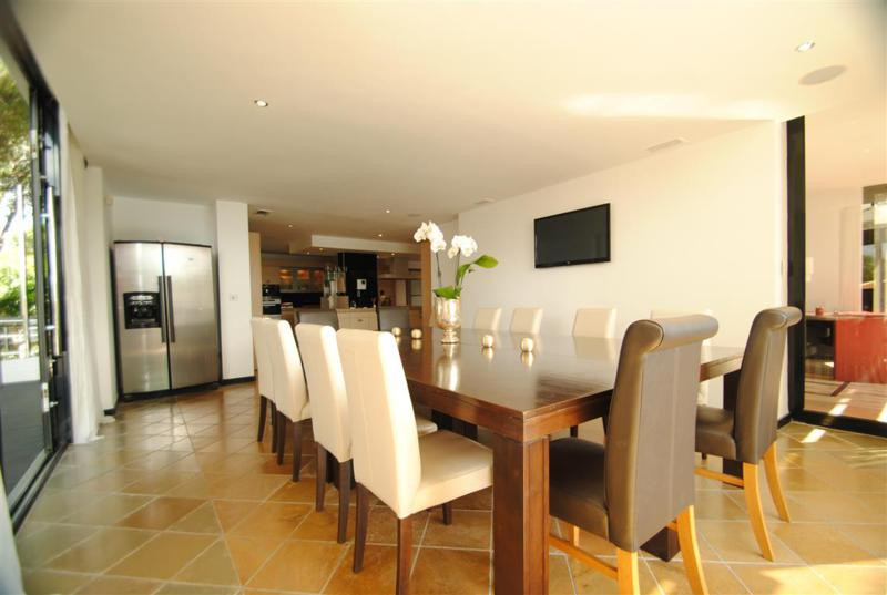 8 bedroom Villas for sale in Cabopino – R3834277