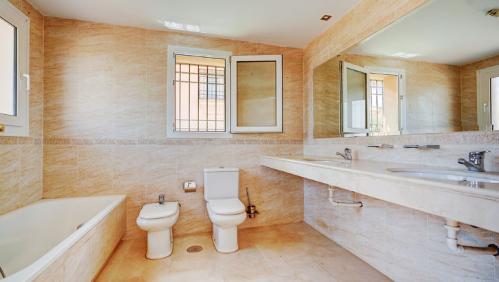 3 bedroom Semi-detached for sale in Riviera del Sol – R5075458 in 