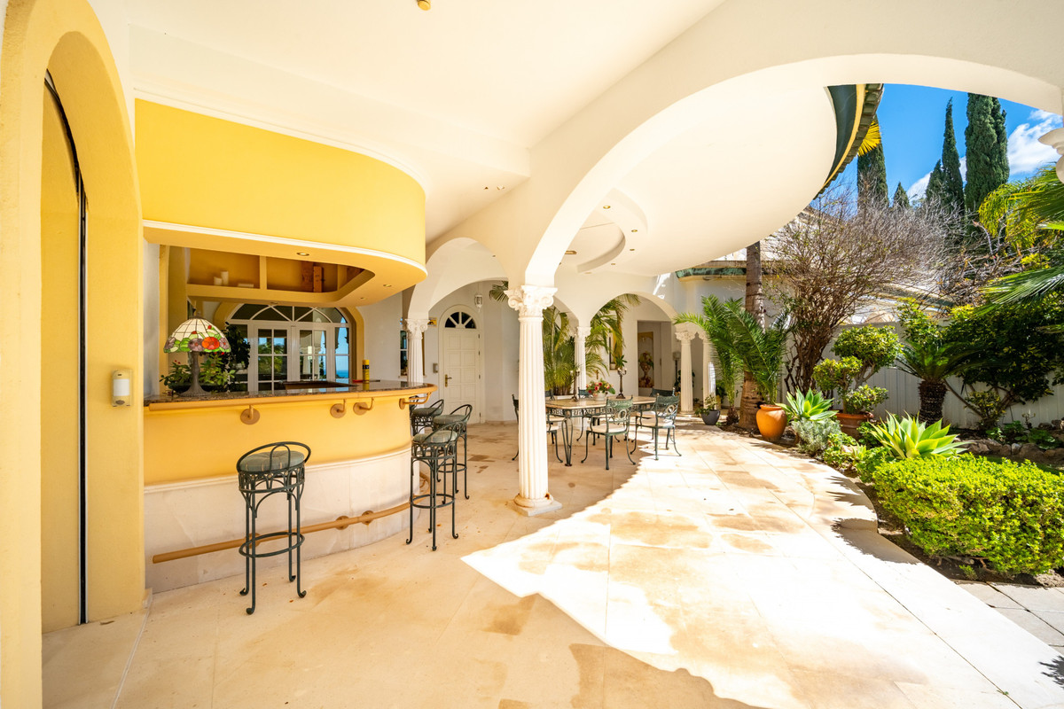 14 bedroom Villas for sale in Milla de Oro – R5121091