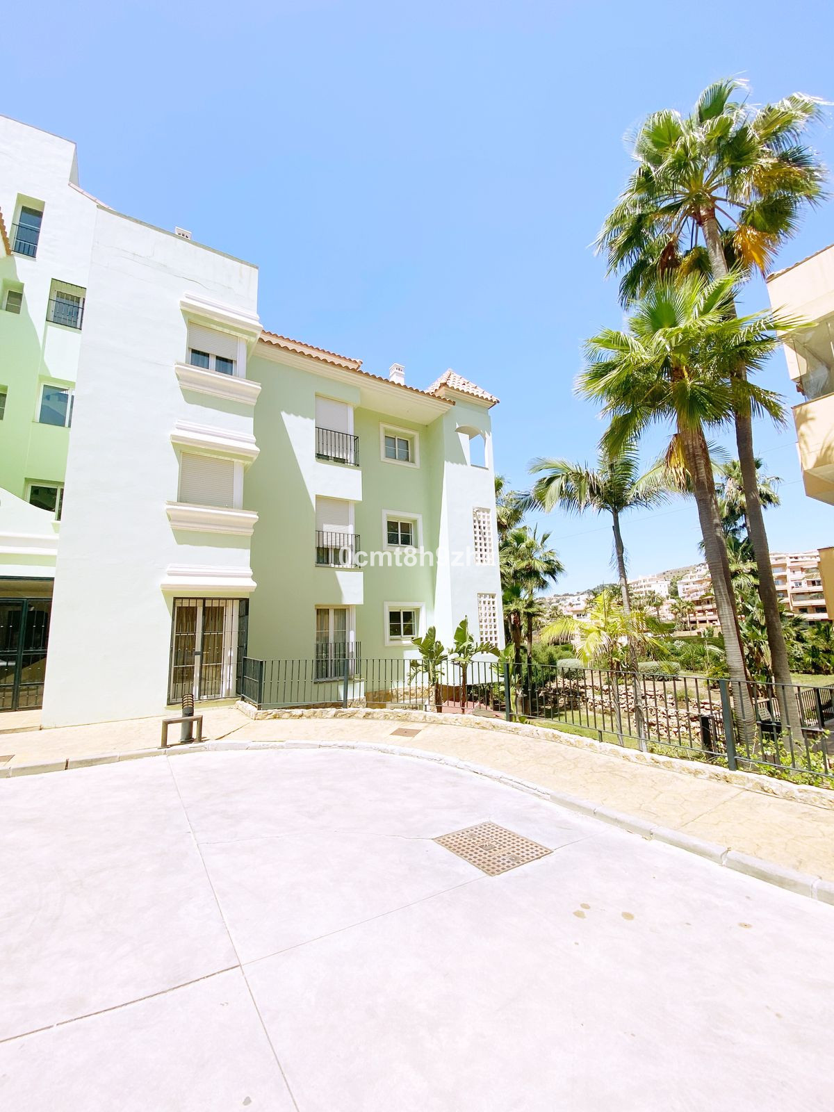 3 bedroom Apartments for sale in Miraflores – R5123200