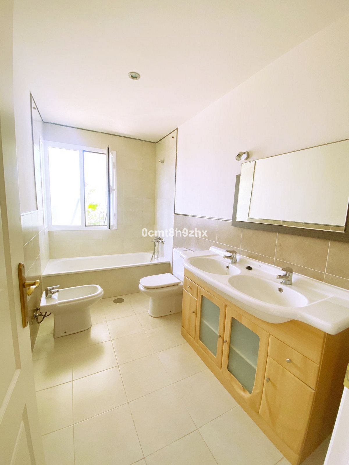 3 bedroom Apartments for sale in Miraflores – R5123200