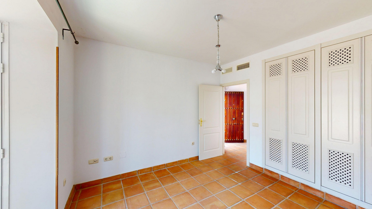 4 bedroom Townhouses for sale in Guadalmina Alta – R5064337