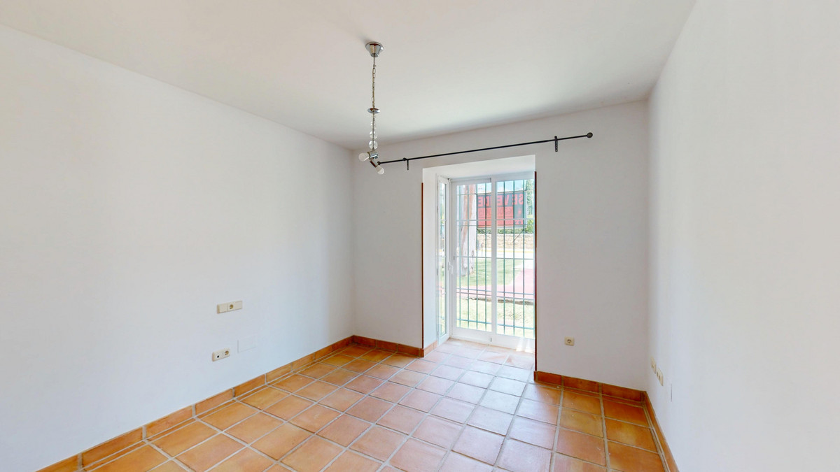 4 bedroom Townhouses for sale in Guadalmina Alta – R5064337