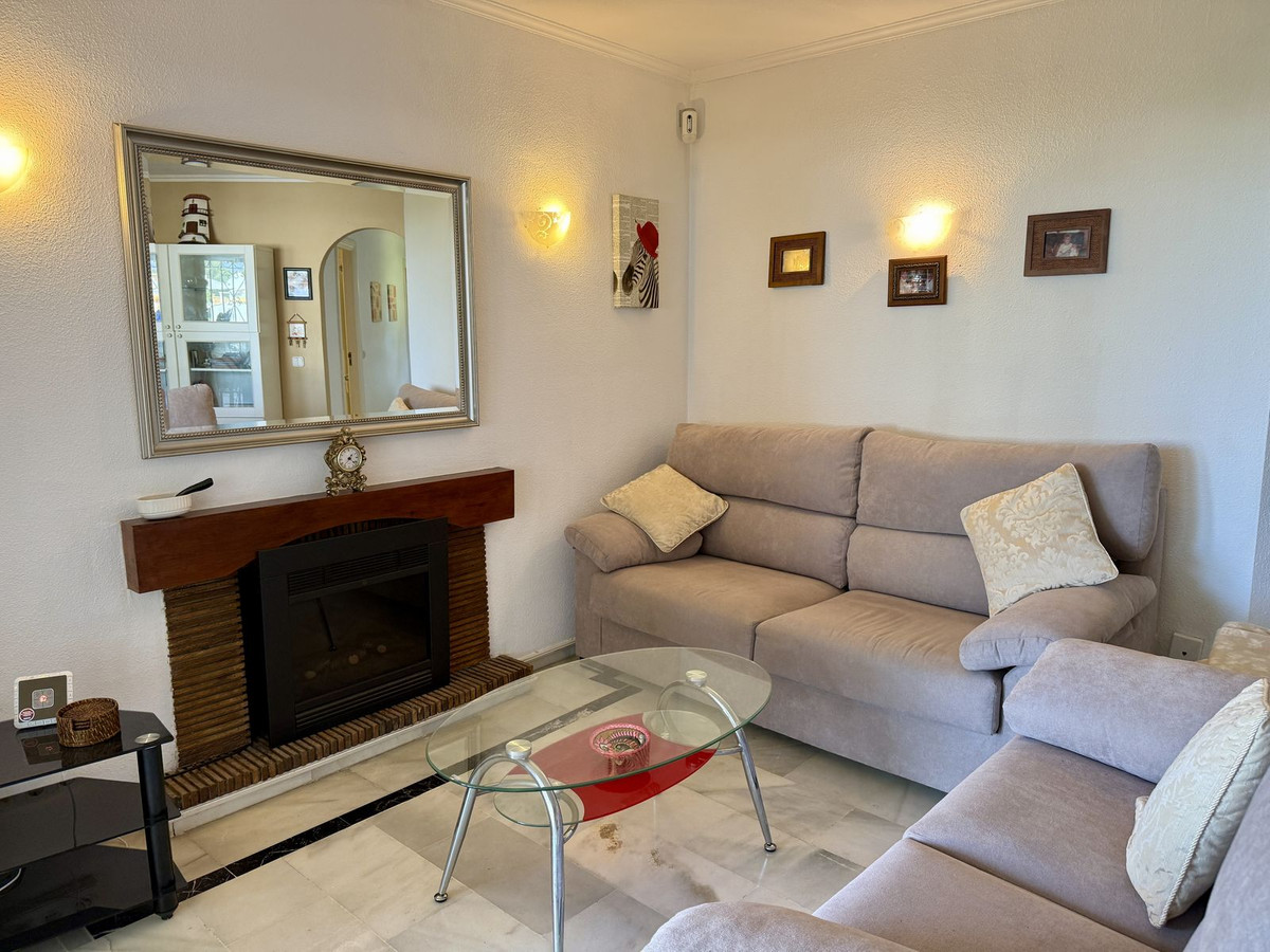 2 bedroom Apartments for sale in Calahonda – R5083294
