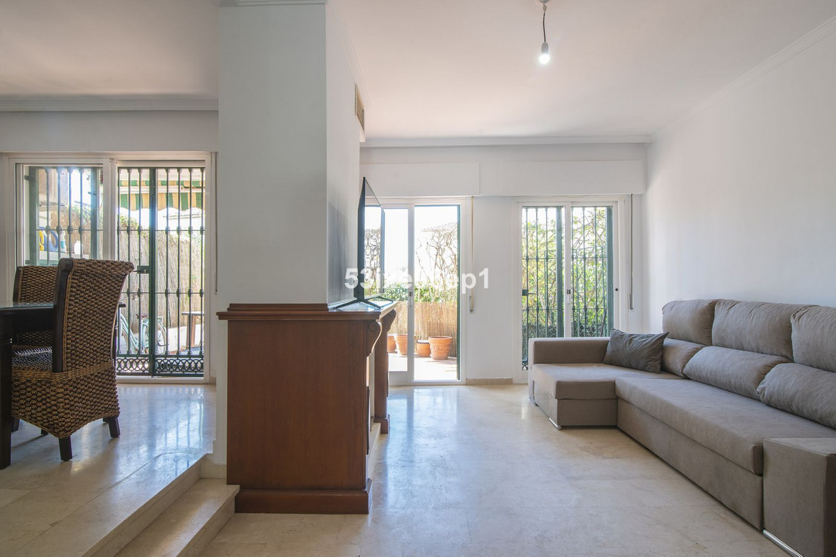 Pareados de 5 dormitorios en venta en Nueva Milla de Oro – R5005567