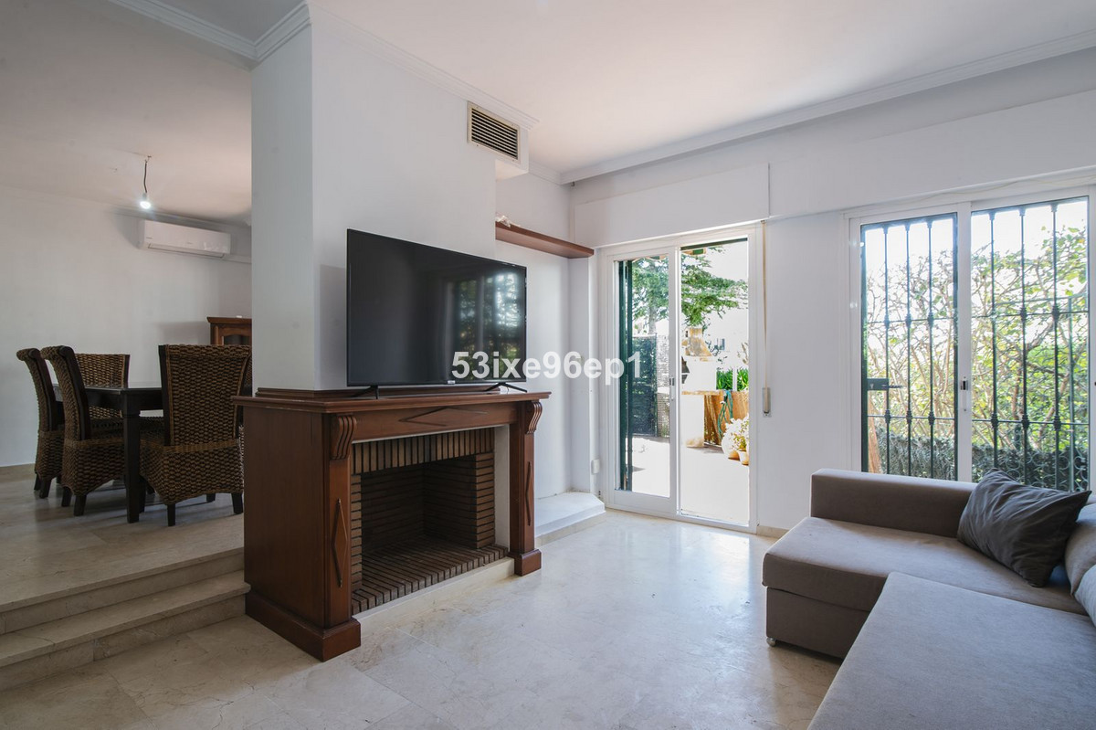 Pareados de 5 dormitorios en venta en Nueva Milla de Oro – R5005567