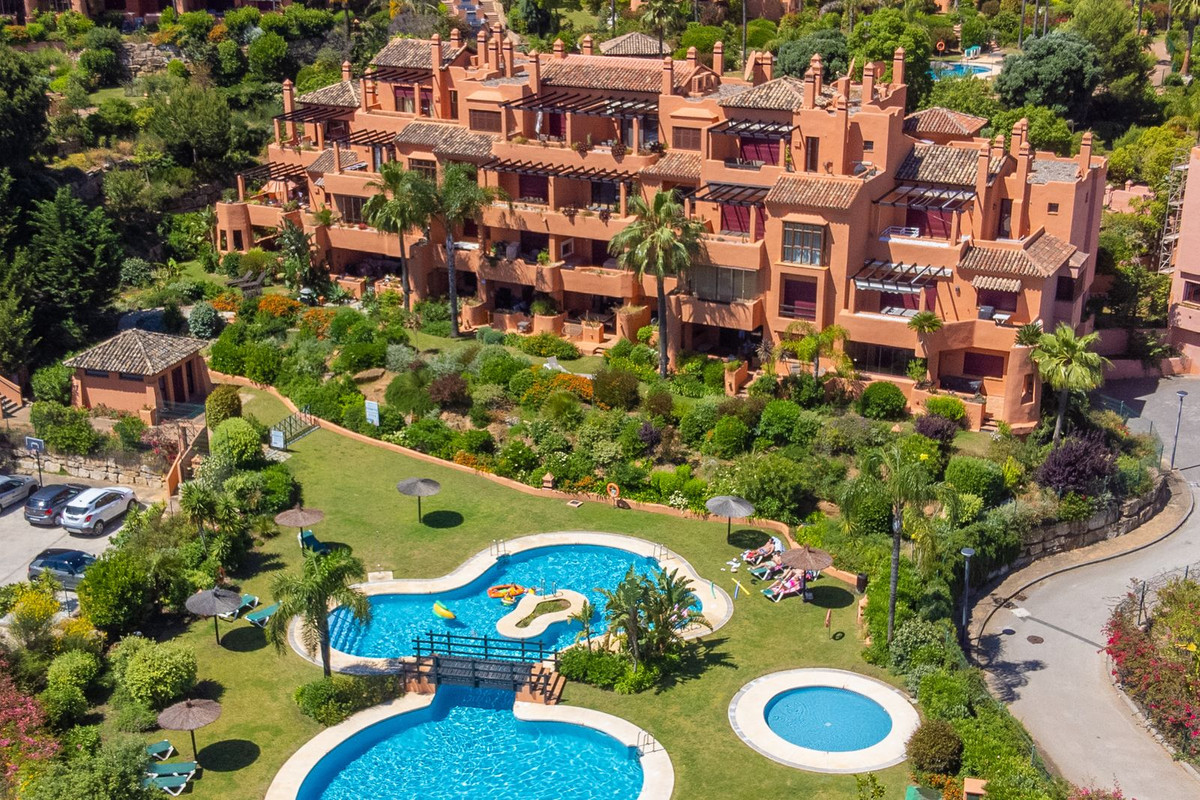 2 bedroom Apartments for sale in La Mairena – R5132512