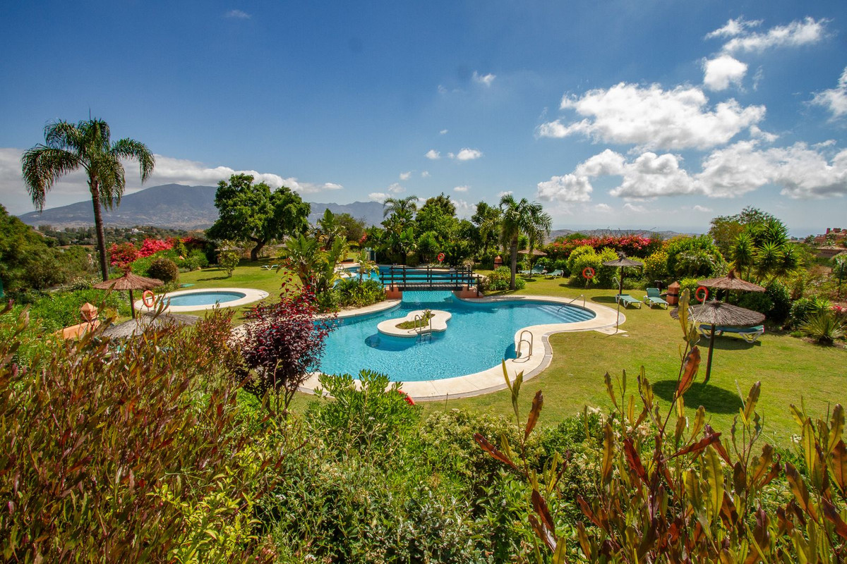 2 bedroom Apartments for sale in La Mairena – R5132512