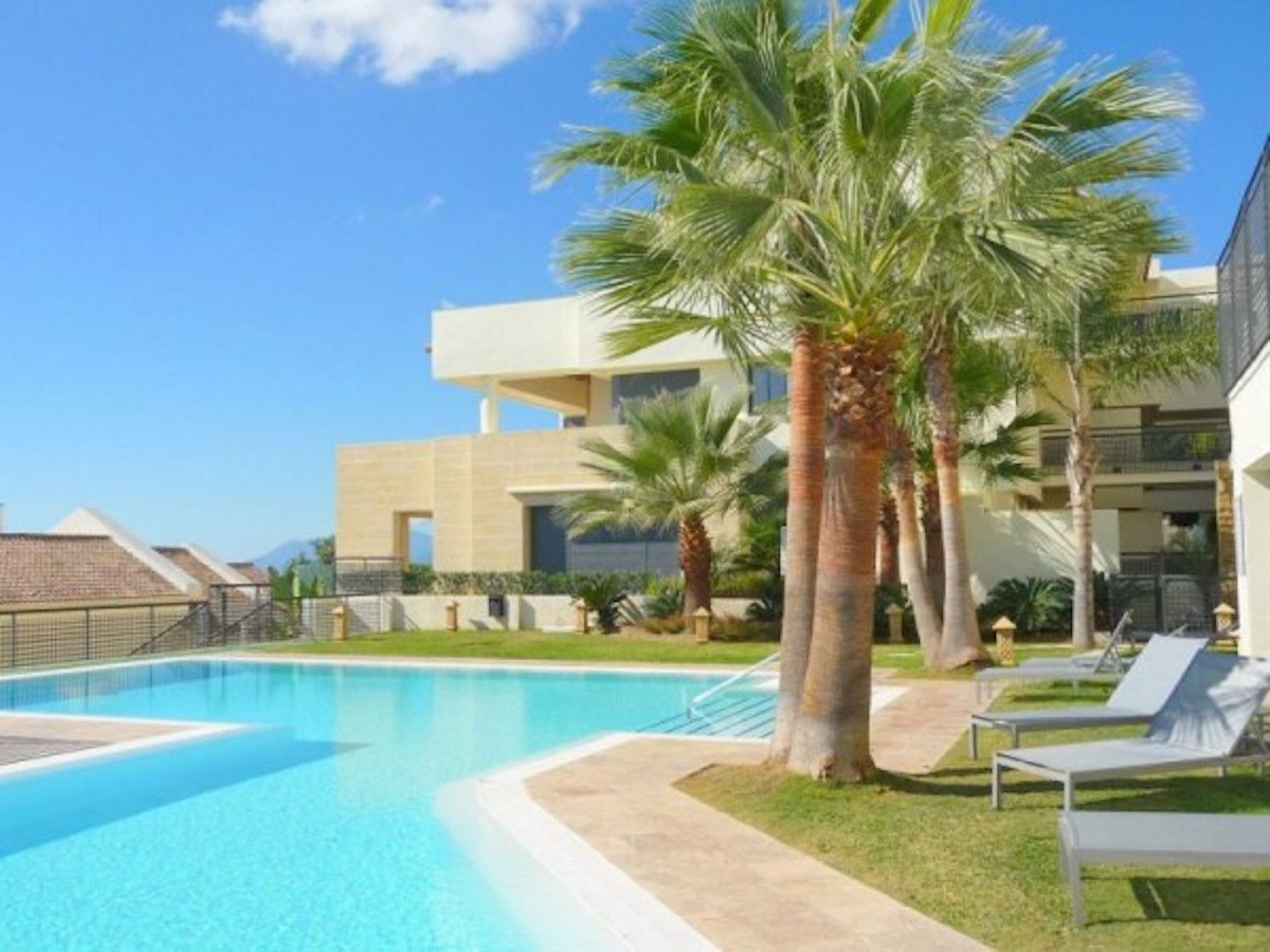3 bedroom Penthouses for sale in Altos de los Monteros – R5146789