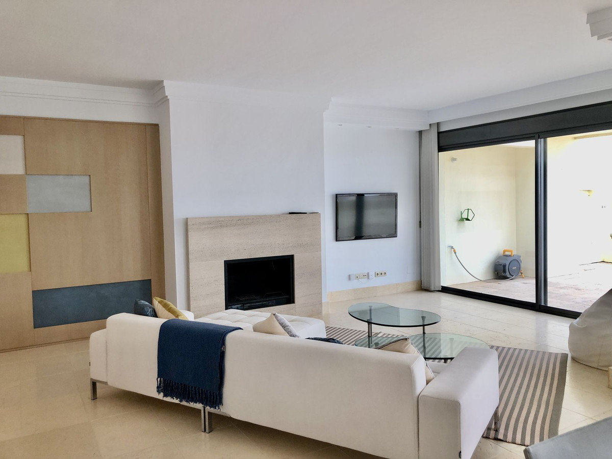 3 bedroom Penthouses for sale in Altos de los Monteros – R5146789