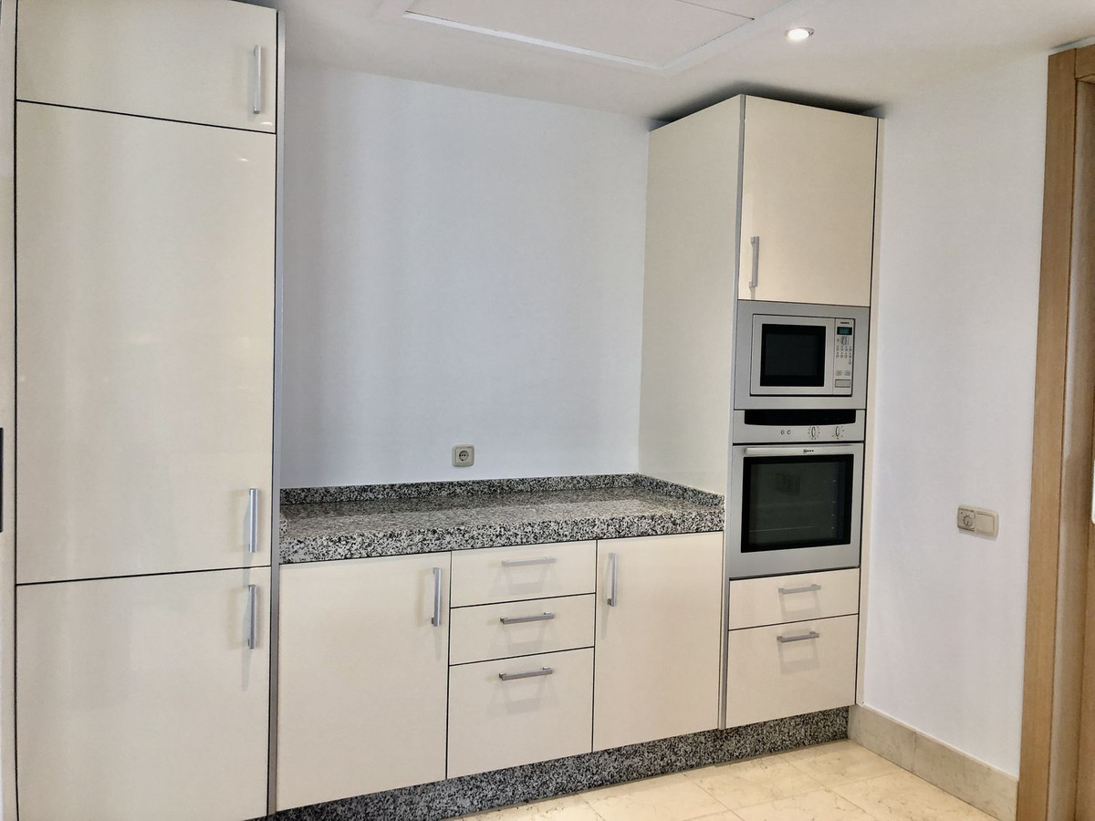3 bedroom Penthouses for sale in Altos de los Monteros – R5146789