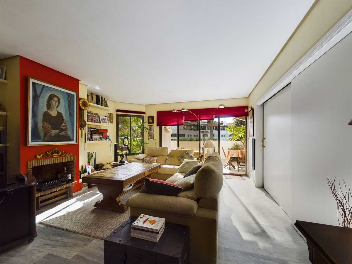 3 bedroom Apartments for sale in Elviria – R4164577