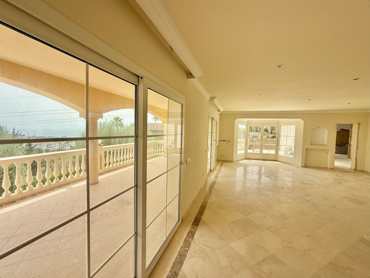 5 bedroom Villas for sale in Hacienda Las Chapas – R5145895