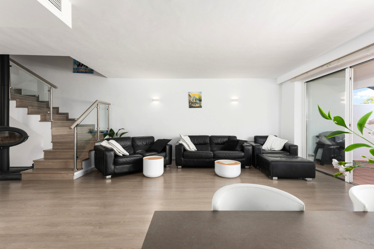 Adosados de 4 dormitorios en venta en La Quinta – R5132674