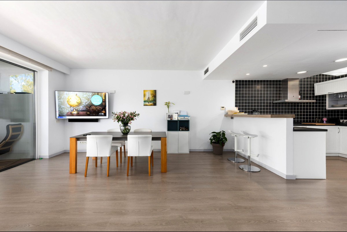 Adosados de 4 dormitorios en venta en La Quinta – R5132674