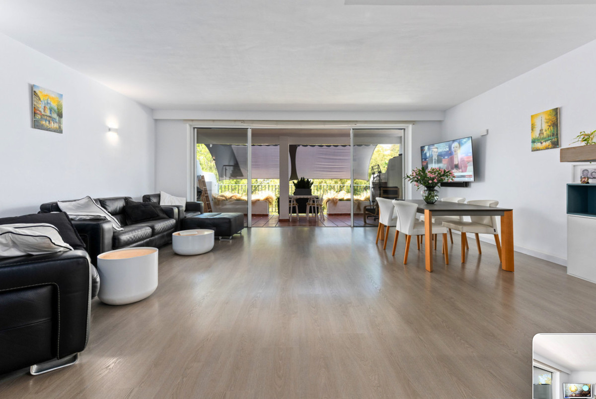 Adosados de 4 dormitorios en venta en La Quinta – R5132674
