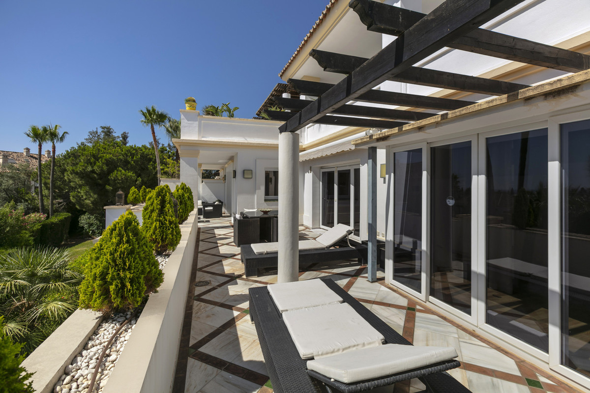 4 bedroom Apartments for sale in Milla de Oro – R4766527