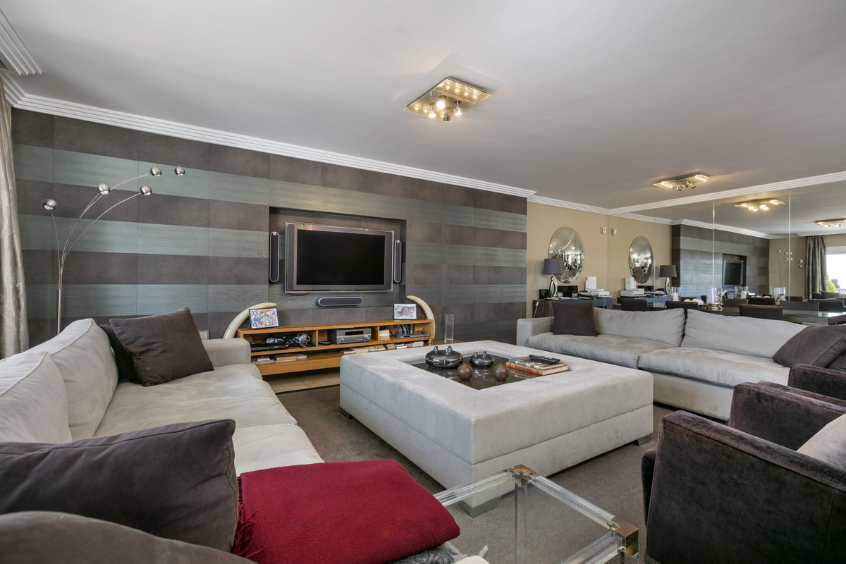 4 bedroom Apartments for sale in Milla de Oro – R4766527