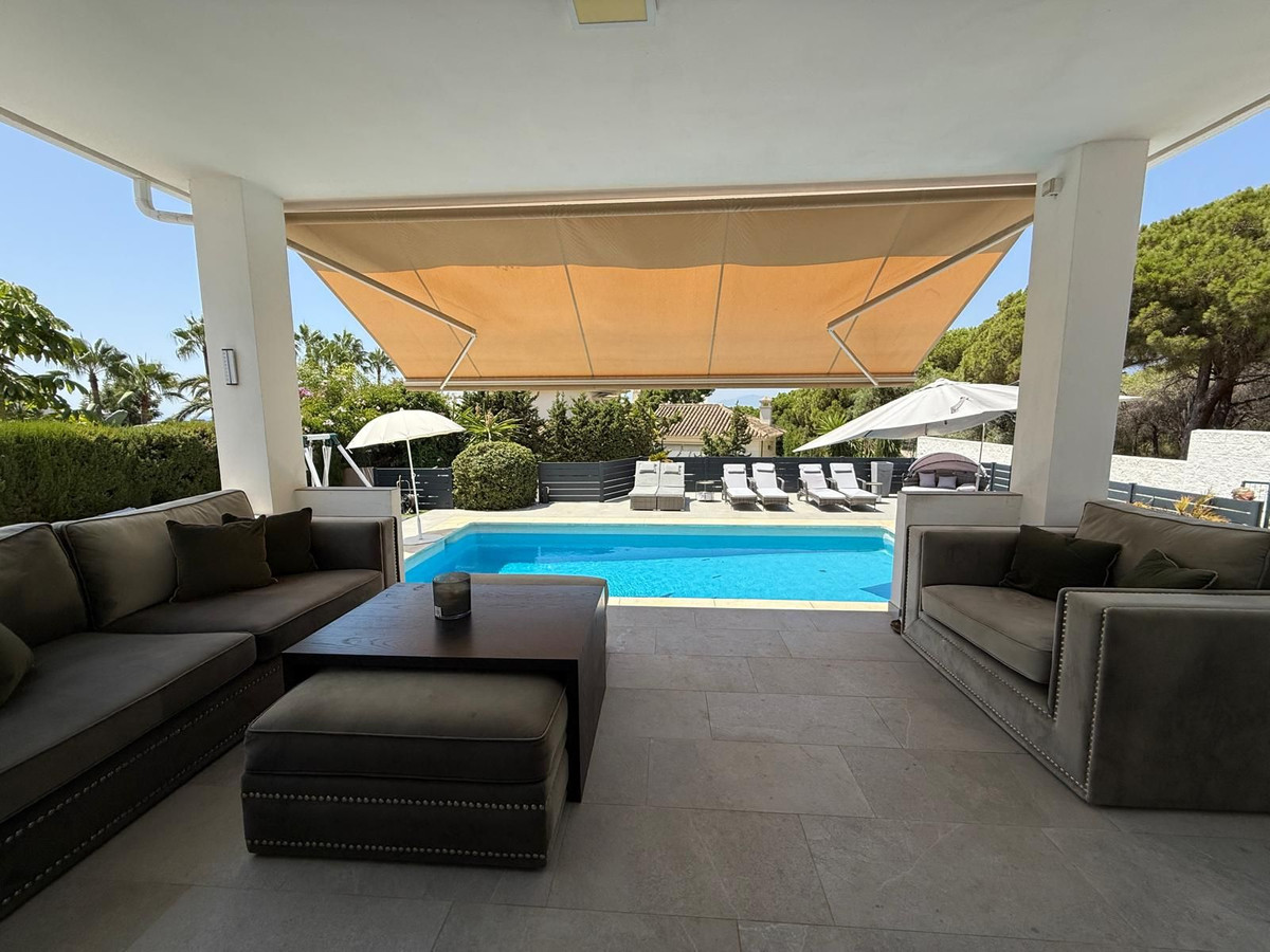 4 bedroom Villas for sale in Marbesa – R5137579