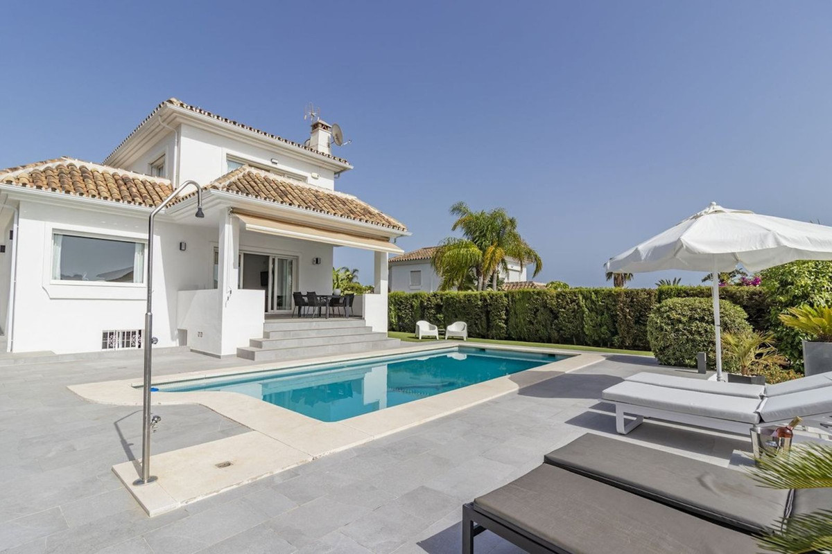 4 bedroom Villas for sale in Marbesa – R5137579
