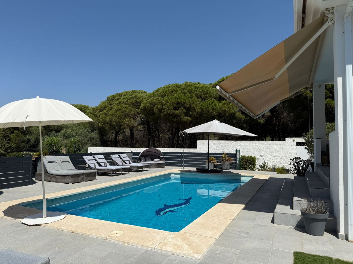 4 bedroom Villas for sale in Marbesa – R5137579