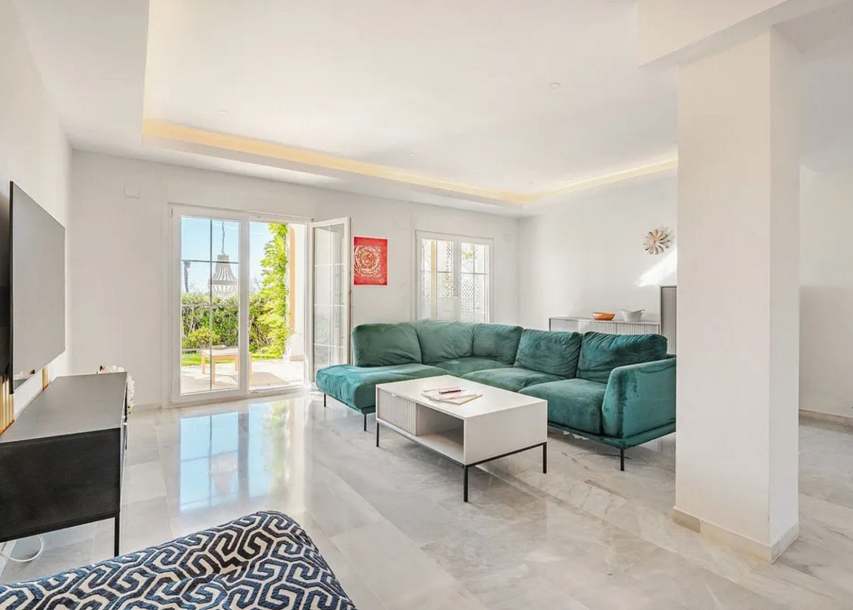 Adosados de 4 dormitorios en venta en Nueva Milla de Oro – R4879744