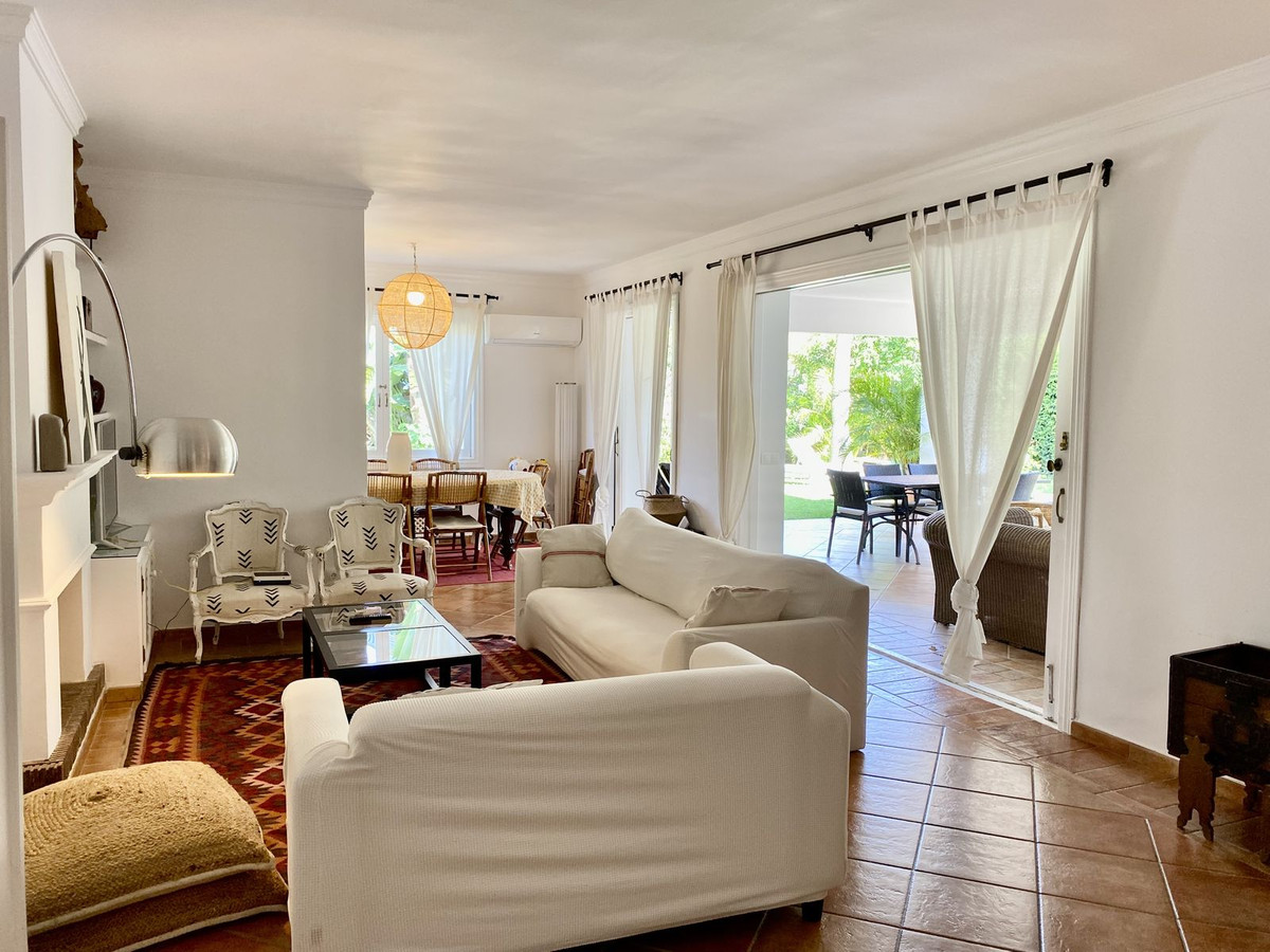4 bedroom Villas for sale in Los Monteros – R5139067