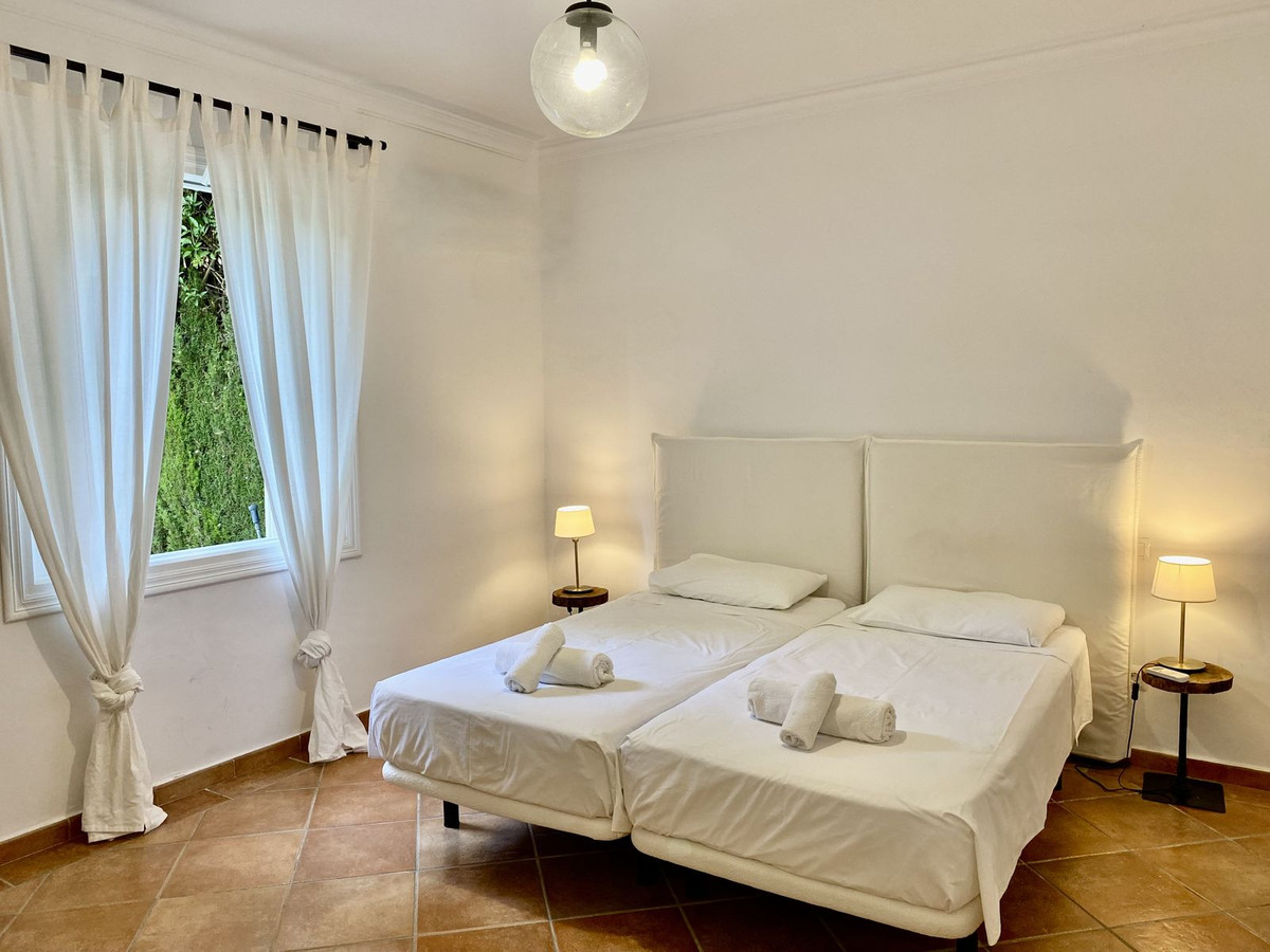 4 bedroom Villas for sale in Los Monteros – R5139067