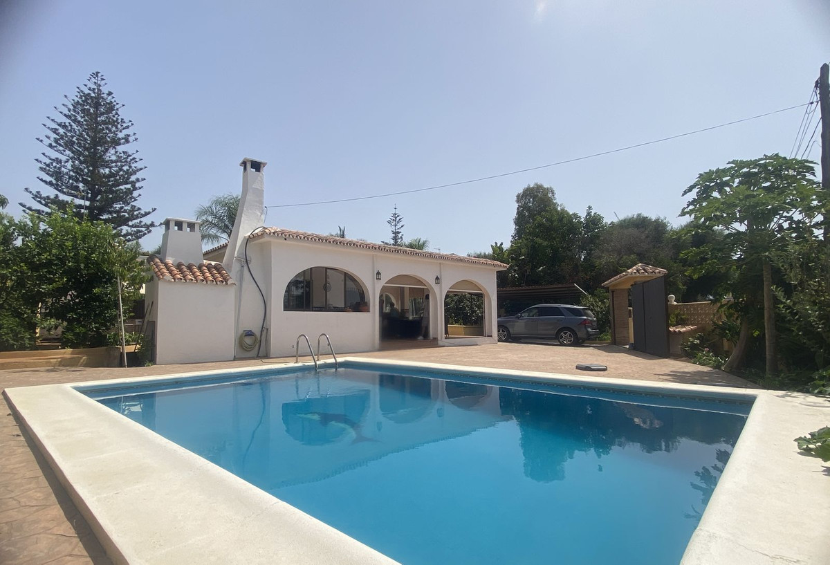 3 bedroom Villas for sale in Elviria – R5129014