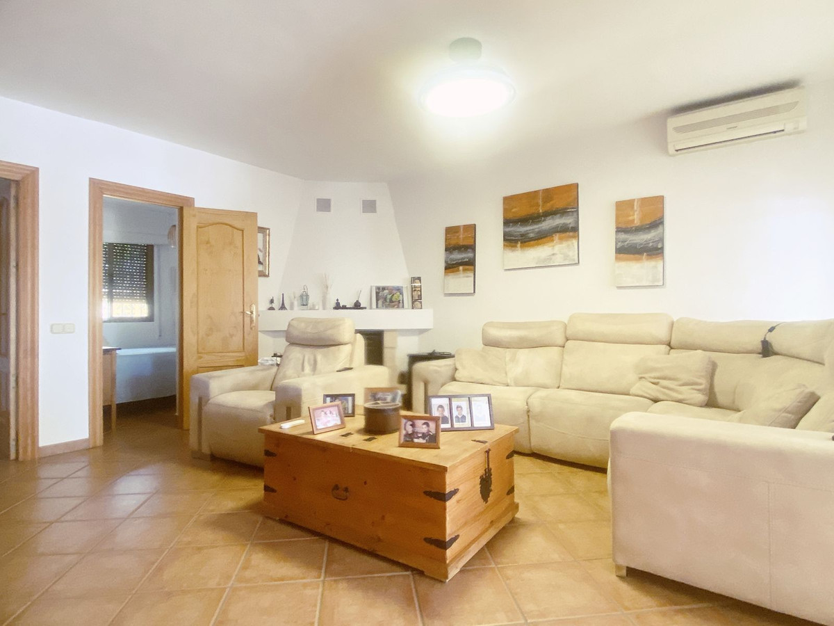 3 bedroom Villas for sale in Elviria – R5129014