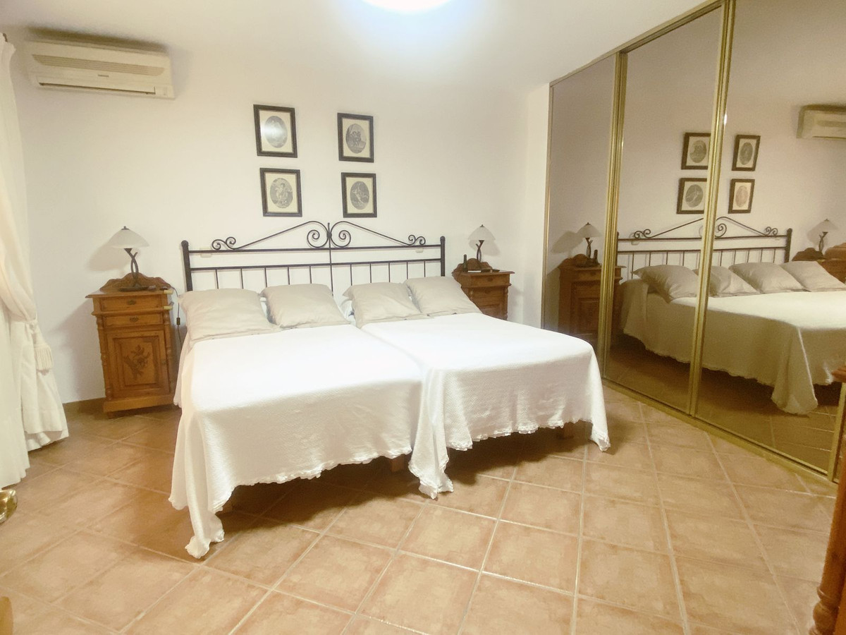 3 bedroom Villas for sale in Elviria – R5129014