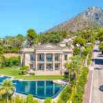 7 bedroom Villas for sale in Sierra Blanca – R5131117