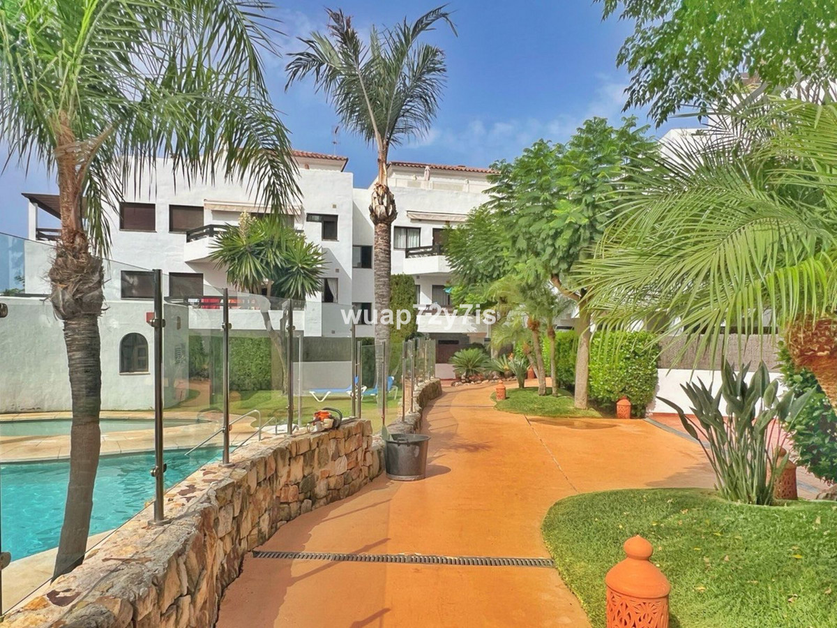 3 bedroom Apartments for sale in Atalaya – R5134747