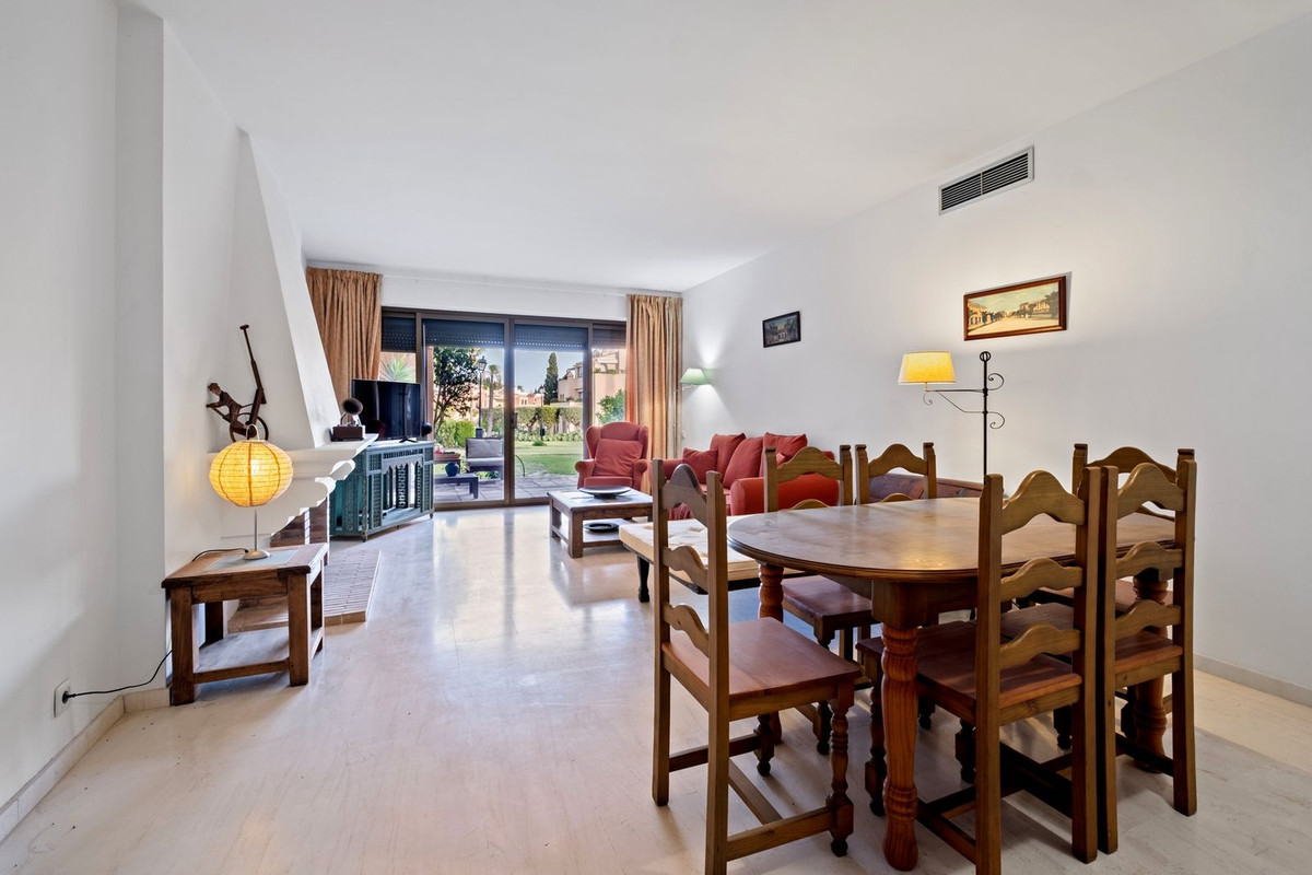2 bedroom Apartments for sale in Nueva Milla de Oro – R5116570